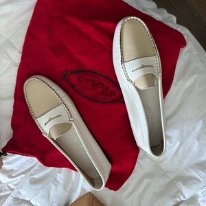 JP Tod’s women’s loafers